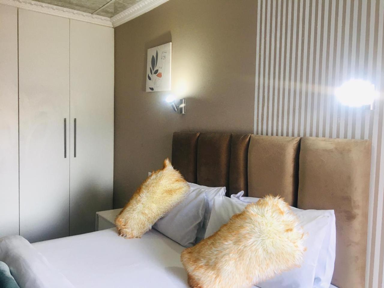 Mavi Guest House East London Buitenkant foto